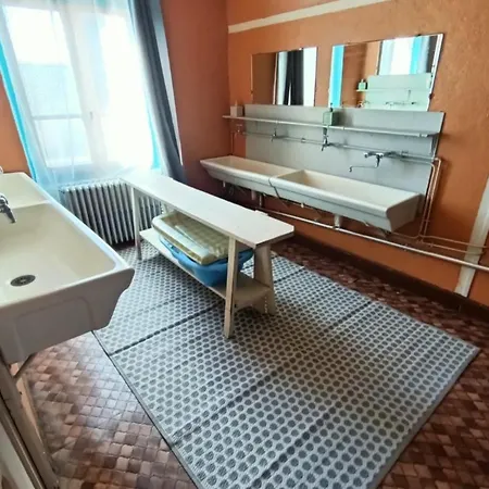 L'eau Berge - Relais Motards - Gtmc & Tour Des Vaches Oda ve Kahvaltı Allanche